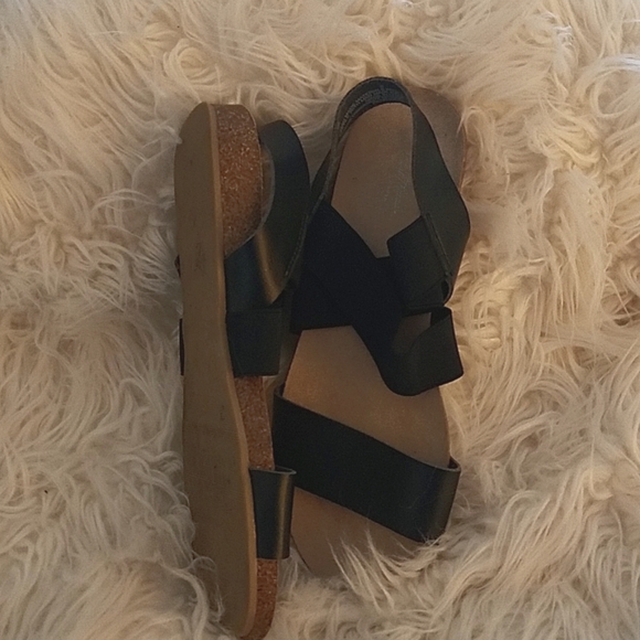 Sandals - Picture 3 of 3